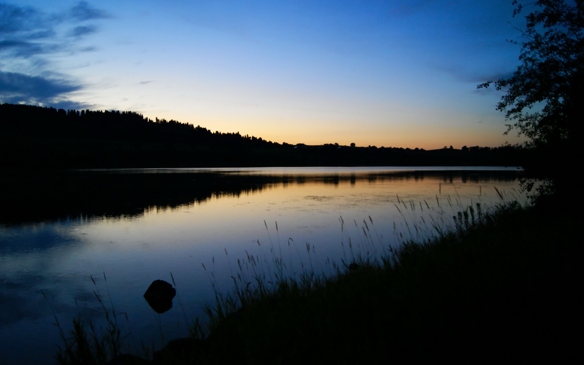 爱游戏体育-汉堡队客场战胜对手，球员信心大增，汉堡队主帅