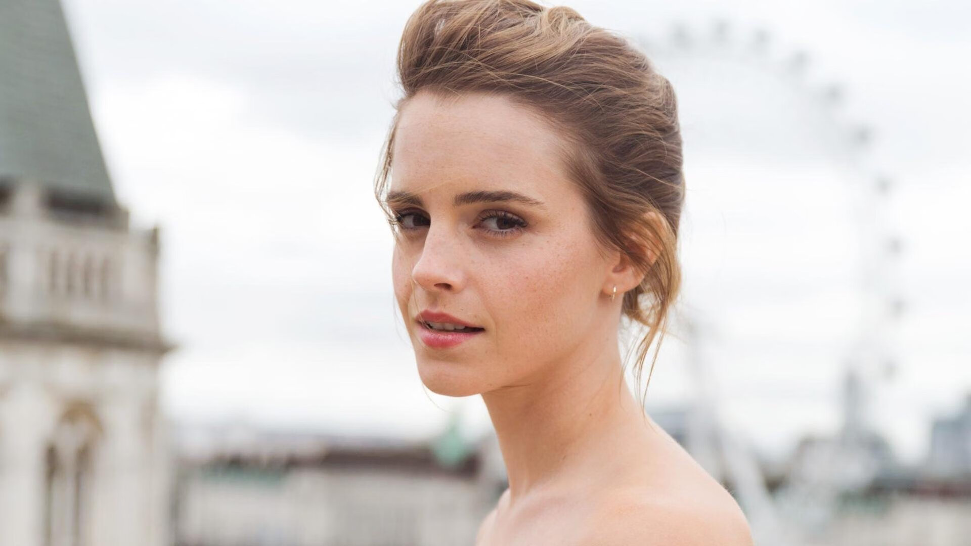 爱游戏登录入口-足球赛事中球员体能训练备受重视，足球运动员的体能训练